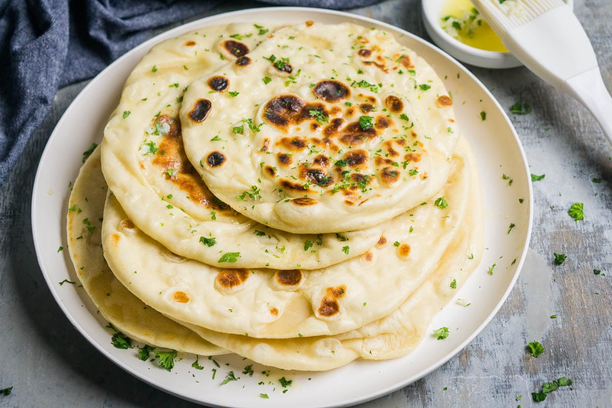 Homemade Buttery Garlic Naan: Easy Recipe for Soft, Fluffy Perfection